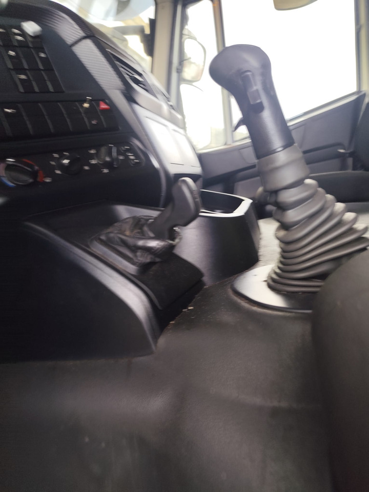 IVECO HI-STREET 260S31 XP - Tipper, Crane truck: picture 2 IVECO HI-STREET 260S31 XP - Tipper, Crane truck: picture 2