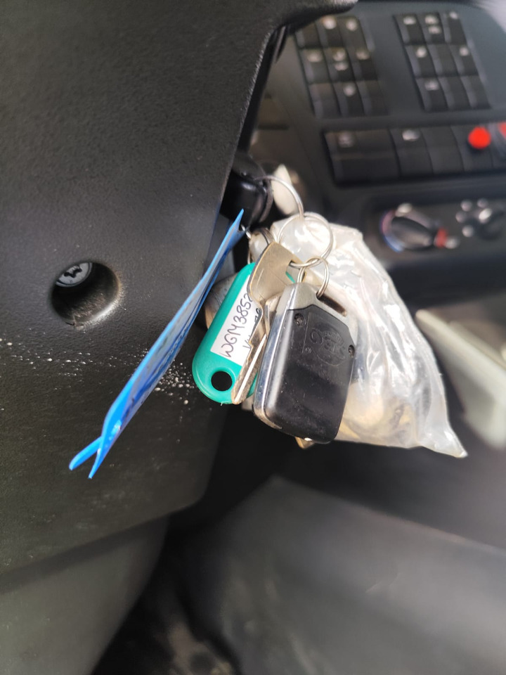 IVECO HI-STREET 260S31 XP - Cab chassis truck, Crane truck: picture 3 IVECO HI-STREET 260S31 XP - Cab chassis truck, Crane truck: picture 3