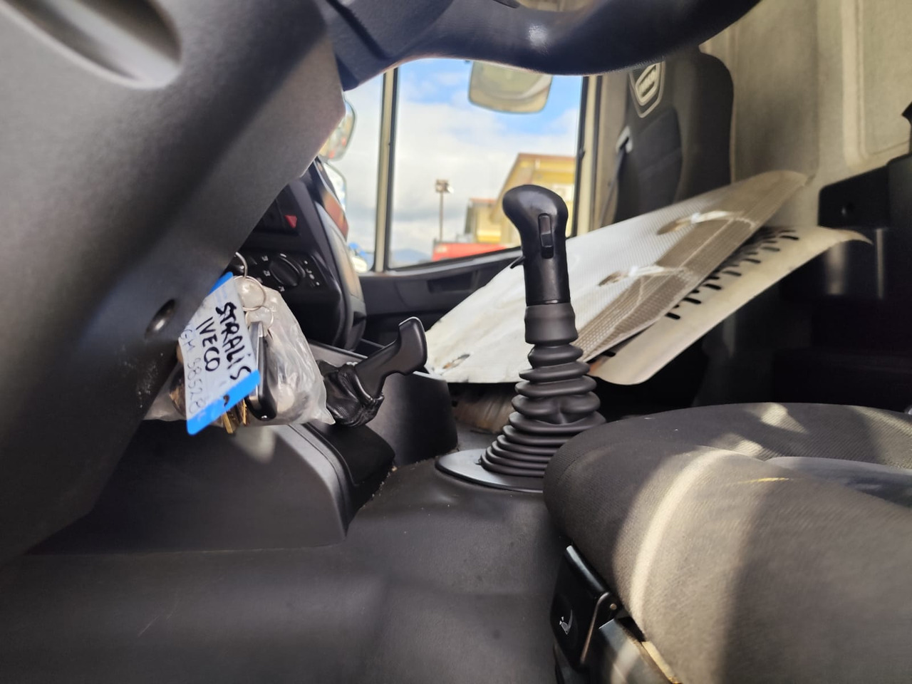 IVECO HI-STREET 260S31 XP - Cab chassis truck, Crane truck: picture 4 IVECO HI-STREET 260S31 XP - Cab chassis truck, Crane truck: picture 4