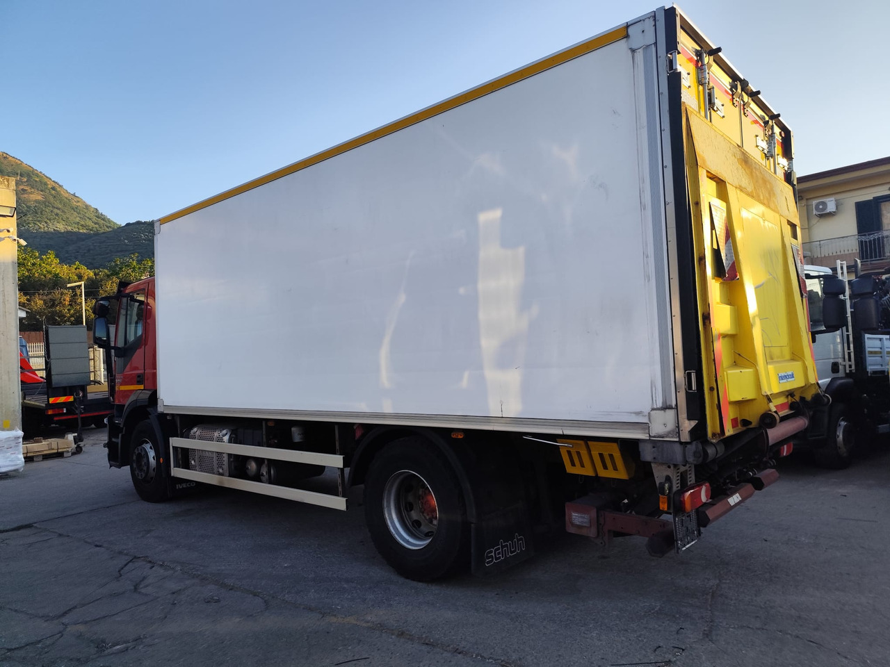 IVECO STRALIS 190S31 - Cab chassis truck: picture 5 IVECO STRALIS 190S31 - Cab chassis truck: picture 5
