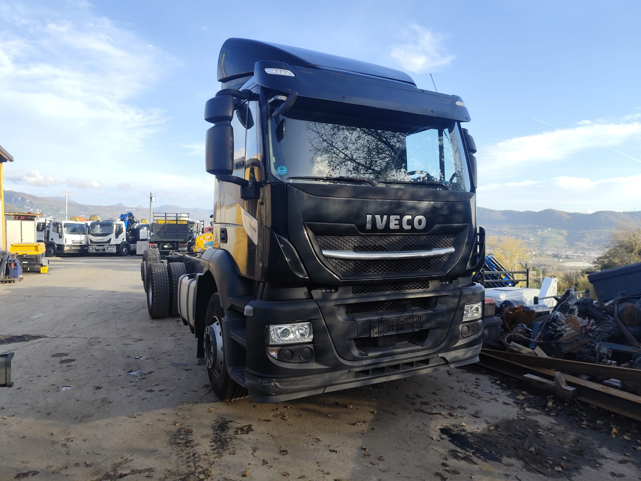 Cab chassis truck IVECO STRALIS 260S36: picture 24