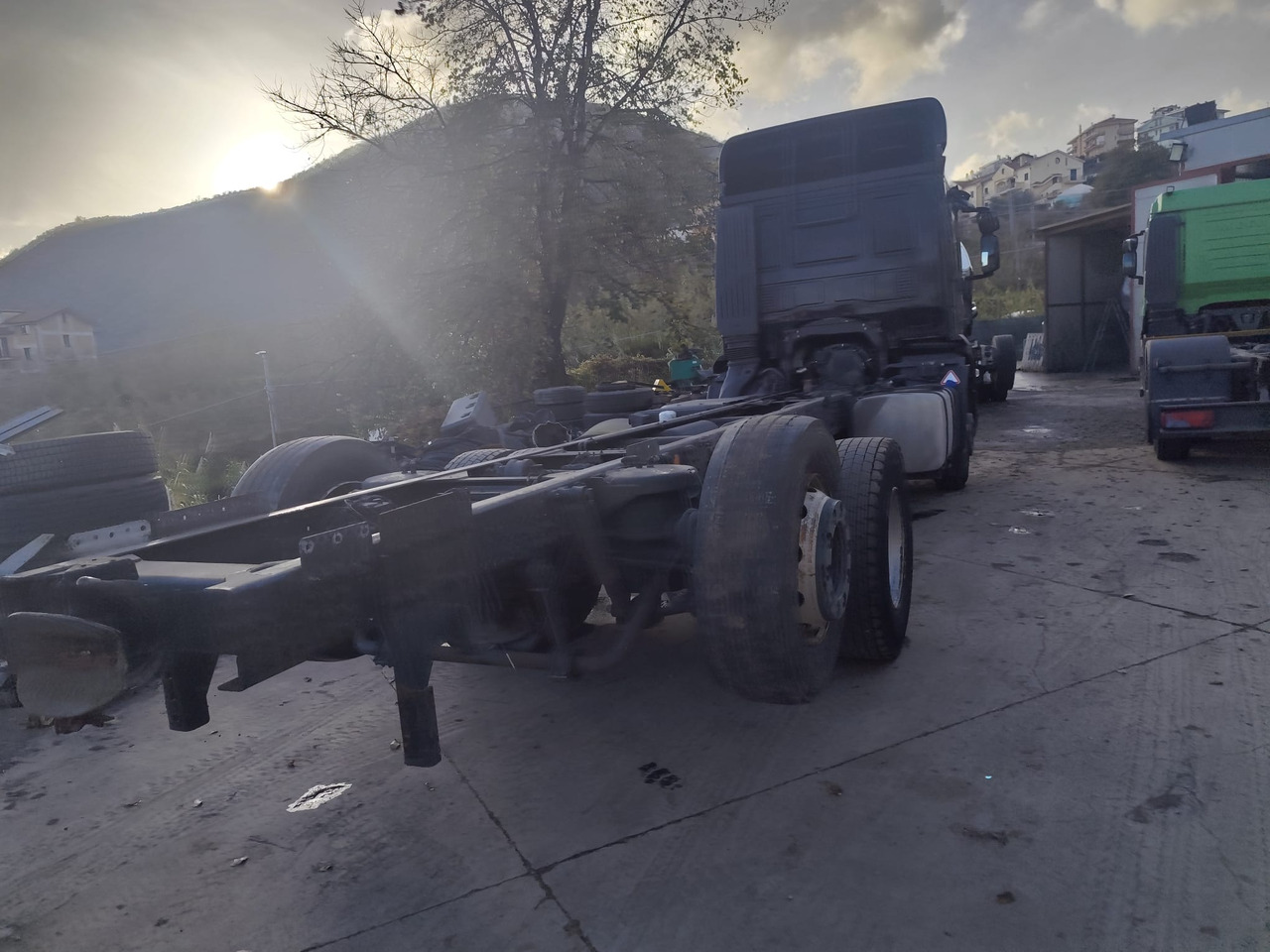 Cab chassis truck IVECO STRALIS 260S36: picture 8