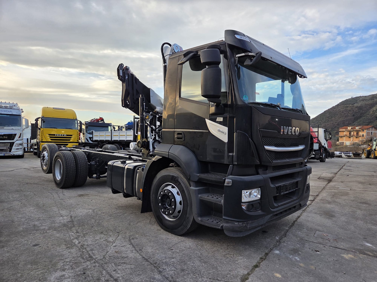 IVECO STRALIS 260S36 - Dropside/ Flatbed truck, Crane truck: picture 1 IVECO STRALIS 260S36 - Dropside/ Flatbed truck, Crane truck: picture 1