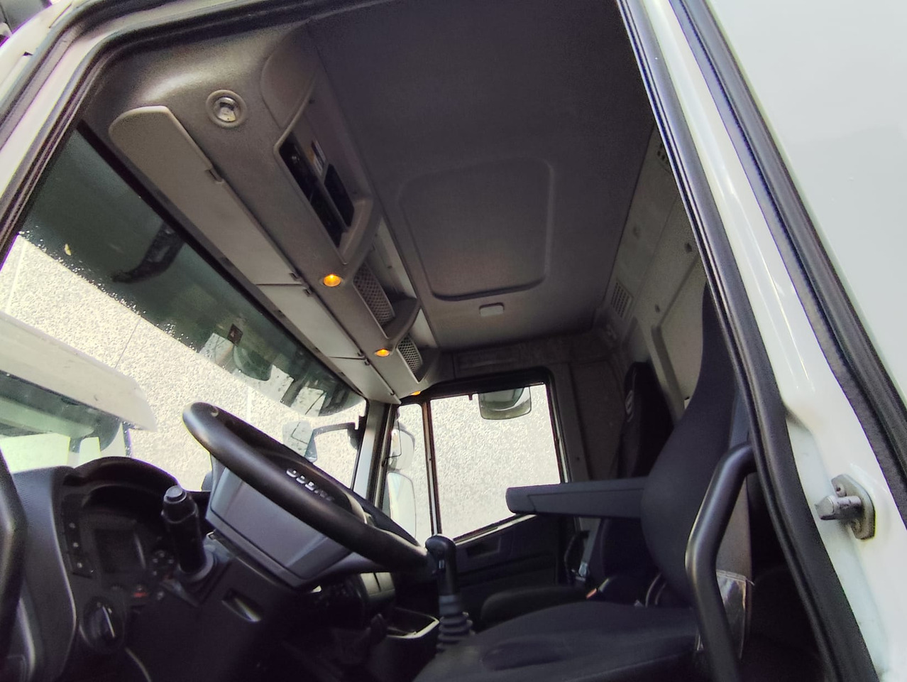 IVECO STRALIS AD 260S31 XP - Cab chassis truck: picture 3 IVECO STRALIS AD 260S31 XP - Cab chassis truck: picture 3