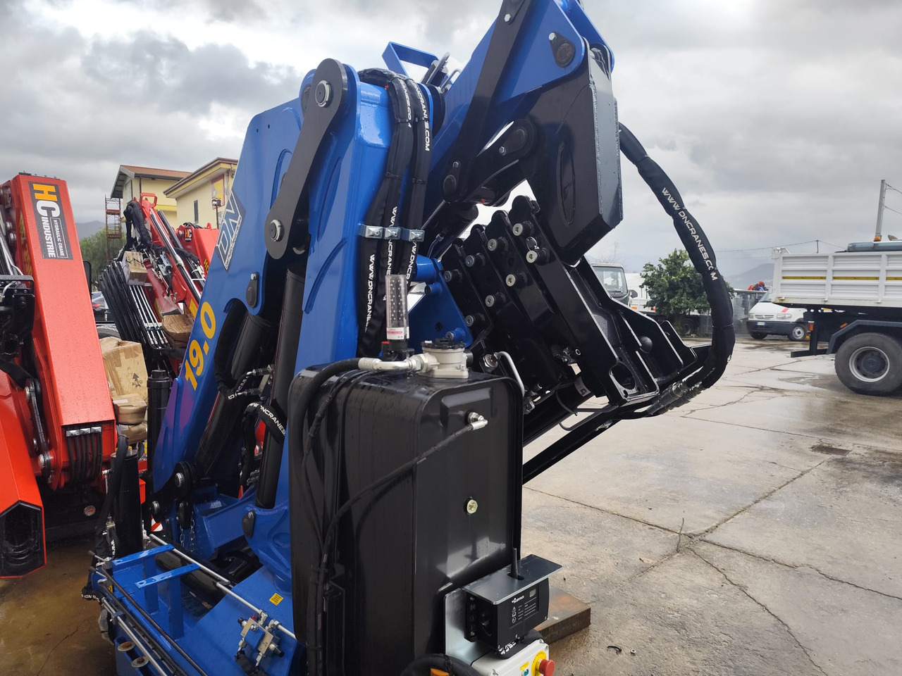 IVECO STRALIS AD 260S31 XP - Crane truck: picture 2 IVECO STRALIS AD 260S31 XP - Crane truck: picture 2