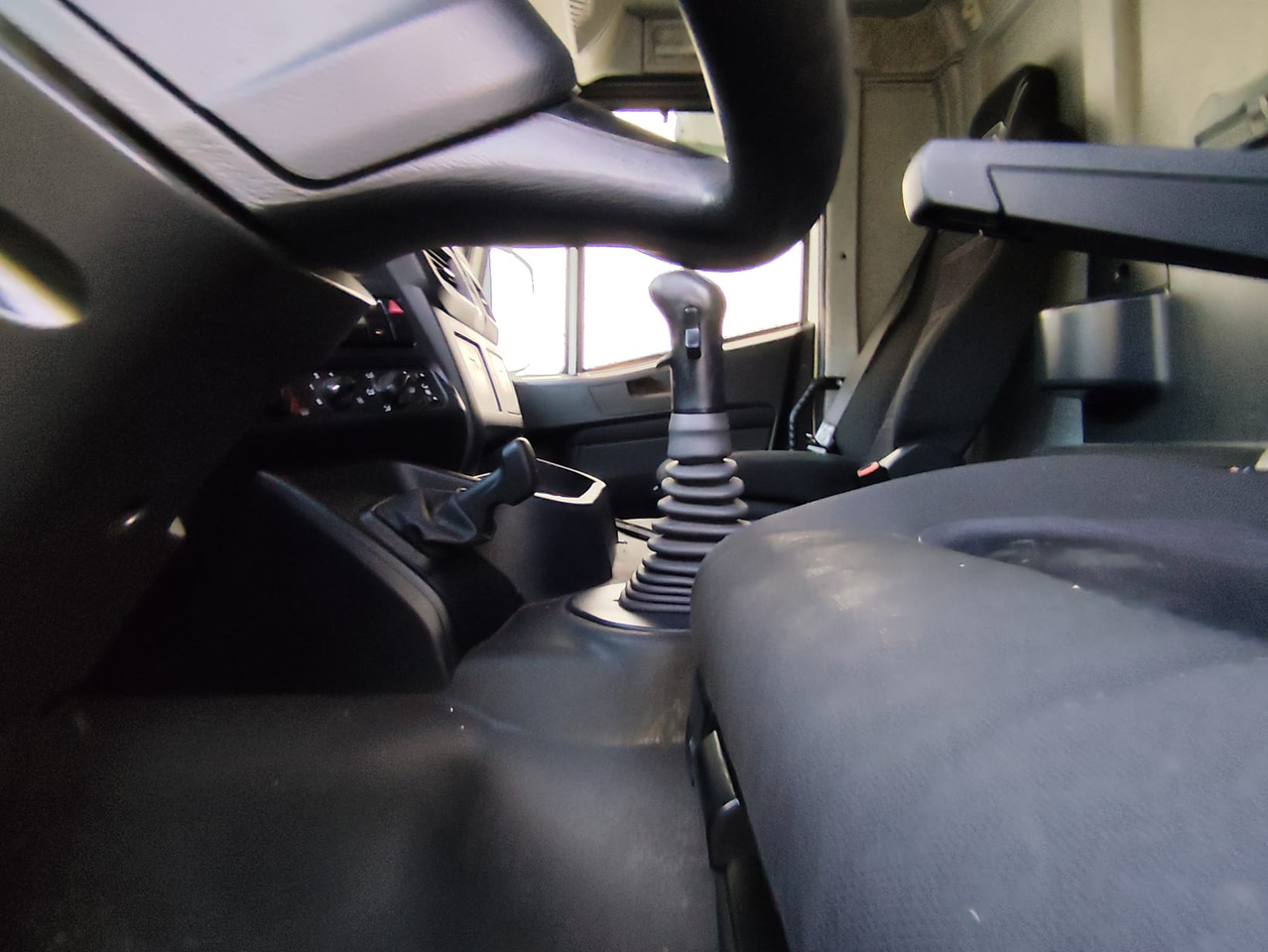 IVECO STRALIS AD 260S31 XP - Cab chassis truck: picture 4 IVECO STRALIS AD 260S31 XP - Cab chassis truck: picture 4