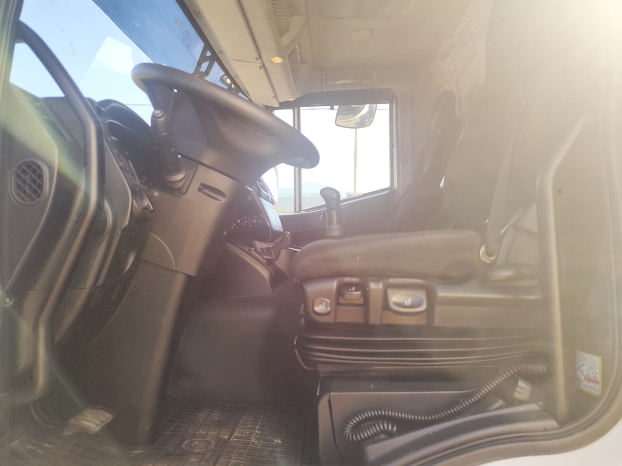 IVECO STRALIS AD 260S31 XP - Cab chassis truck: picture 2 IVECO STRALIS AD 260S31 XP - Cab chassis truck: picture 2