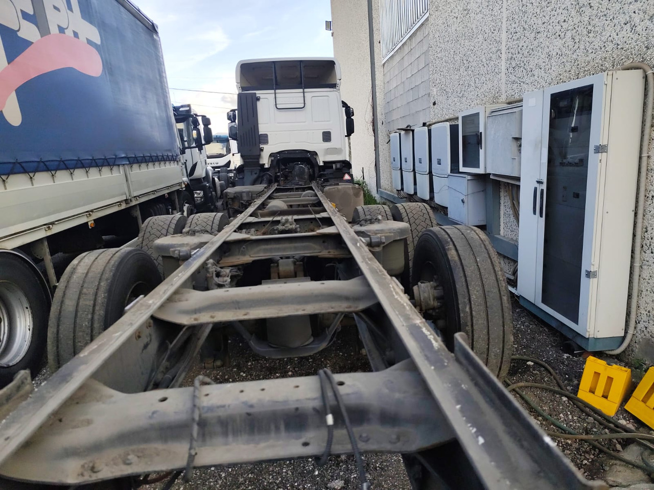 IVECO STRALIS AD 260S31 XP - Cab chassis truck: picture 3 IVECO STRALIS AD 260S31 XP - Cab chassis truck: picture 3