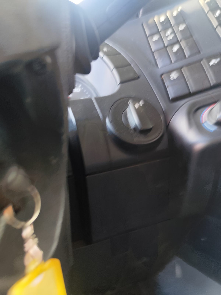 IVECO STRALIS AD 260S31 XP - Cab chassis truck: picture 4 IVECO STRALIS AD 260S31 XP - Cab chassis truck: picture 4