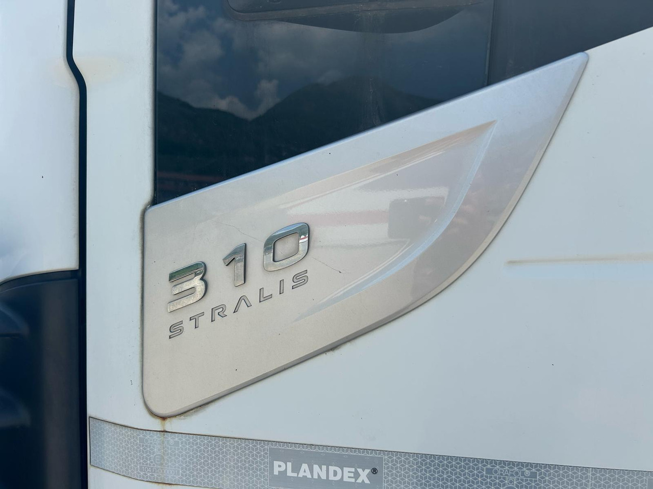 IVECO STRALIS AD 260S31 Y/P - Cab chassis truck: picture 2 IVECO STRALIS AD 260S31 Y/P - Cab chassis truck: picture 2
