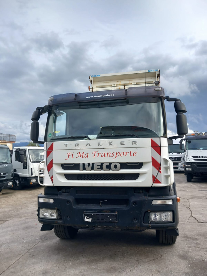 IVECO TRAKKER 260T36 - Crane truck, Tipper: picture 2 IVECO TRAKKER 260T36 - Crane truck, Tipper: picture 2