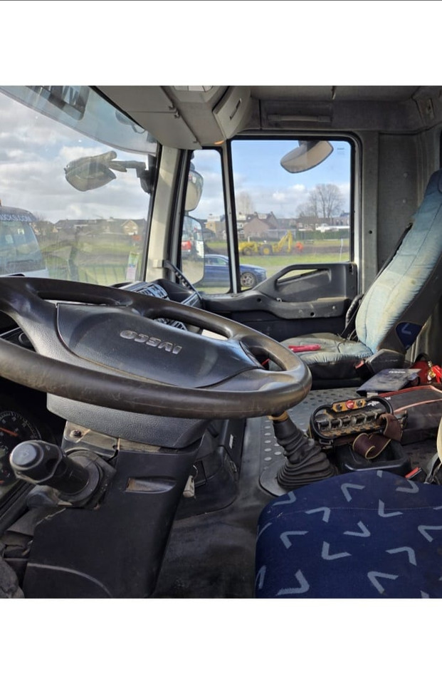 IVECO TRAKKER 260T36 - Crane truck: picture 2 IVECO TRAKKER 260T36 - Crane truck: picture 2