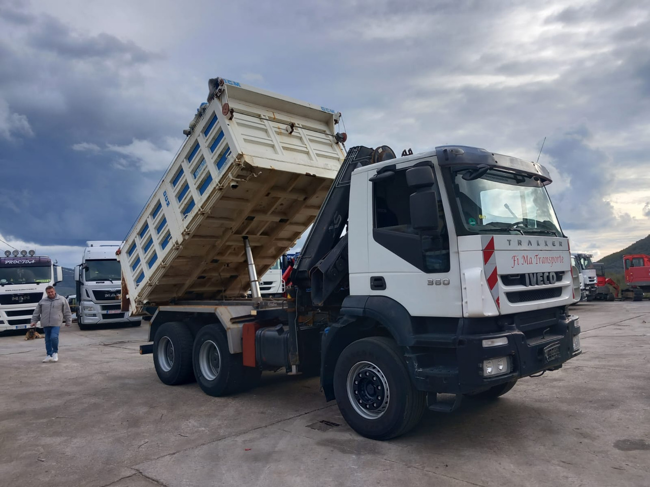 IVECO TRAKKER 260T36 - Crane truck, Tipper: picture 3 IVECO TRAKKER 260T36 - Crane truck, Tipper: picture 3