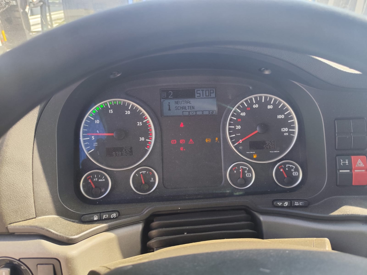 Dropside/ Flatbed truck MAN TGX 26.440: picture 42