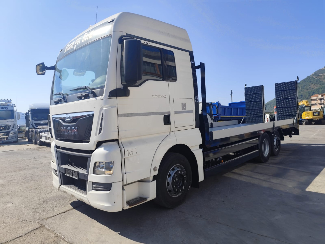 Dropside/ Flatbed truck MAN TGX 26.440: picture 37