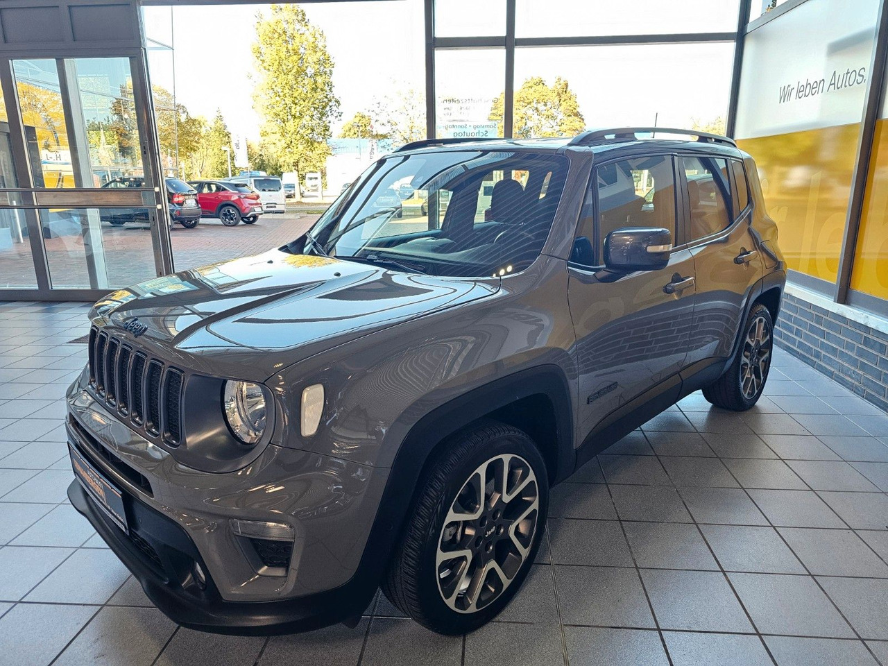 Jeep Renegade S Plug-In-Hybrid 4xe Kamera LED ACC AHK - SUV: picture 4 Jeep Renegade S Plug-In-Hybrid 4xe Kamera LED ACC AHK - SUV: picture 4