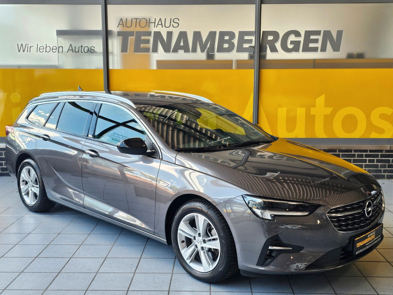 Opel Insignia B ST Business IntelliLux LED Tot Winkel - Estate car: picture 1 Opel Insignia B ST Business IntelliLux LED Tot Winkel - Estate car: picture 1