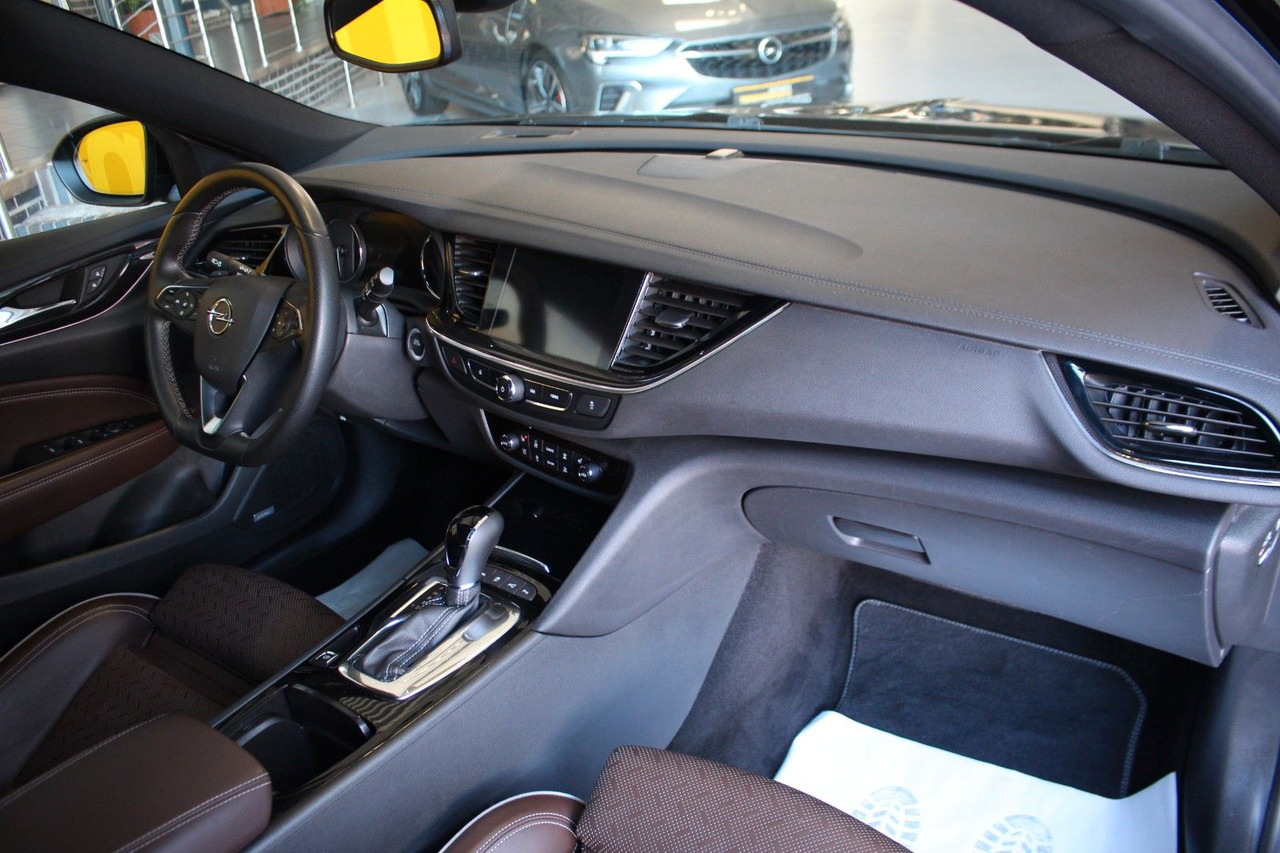 Opel Insignia B Sports Tourer GSi 4x4 Massage Bose - Estate car: picture 4 Opel Insignia B Sports Tourer GSi 4x4 Massage Bose - Estate car: picture 4