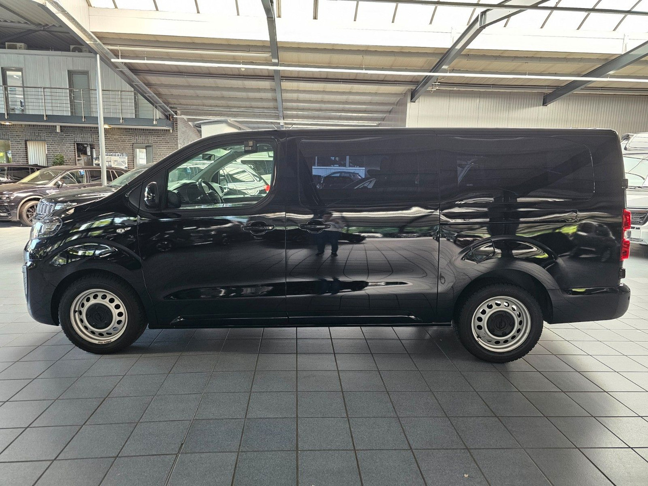 Opel Vivaro Kasten FlexSpace L DoKa Navi CarPlay DAB - Small van, Combi van: picture 2 Opel Vivaro Kasten FlexSpace L DoKa Navi CarPlay DAB - Small van, Combi van: picture 2
