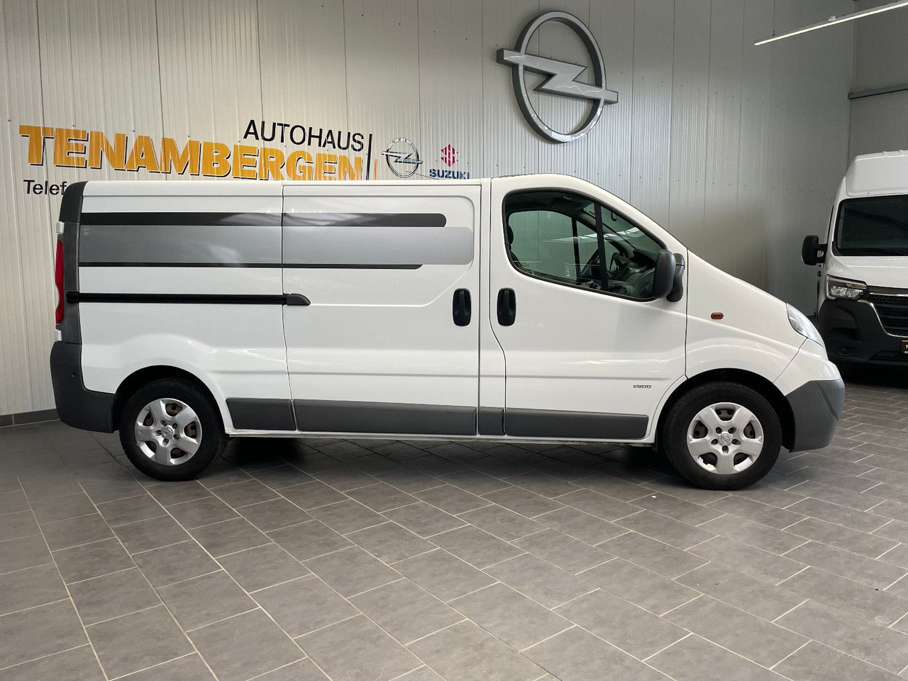 Opel Vivaro Kasten L2H1 2,9t Tüv Scheckheft Klima AHK - Small van: picture 2 Opel Vivaro Kasten L2H1 2,9t Tüv Scheckheft Klima AHK - Small van: picture 2