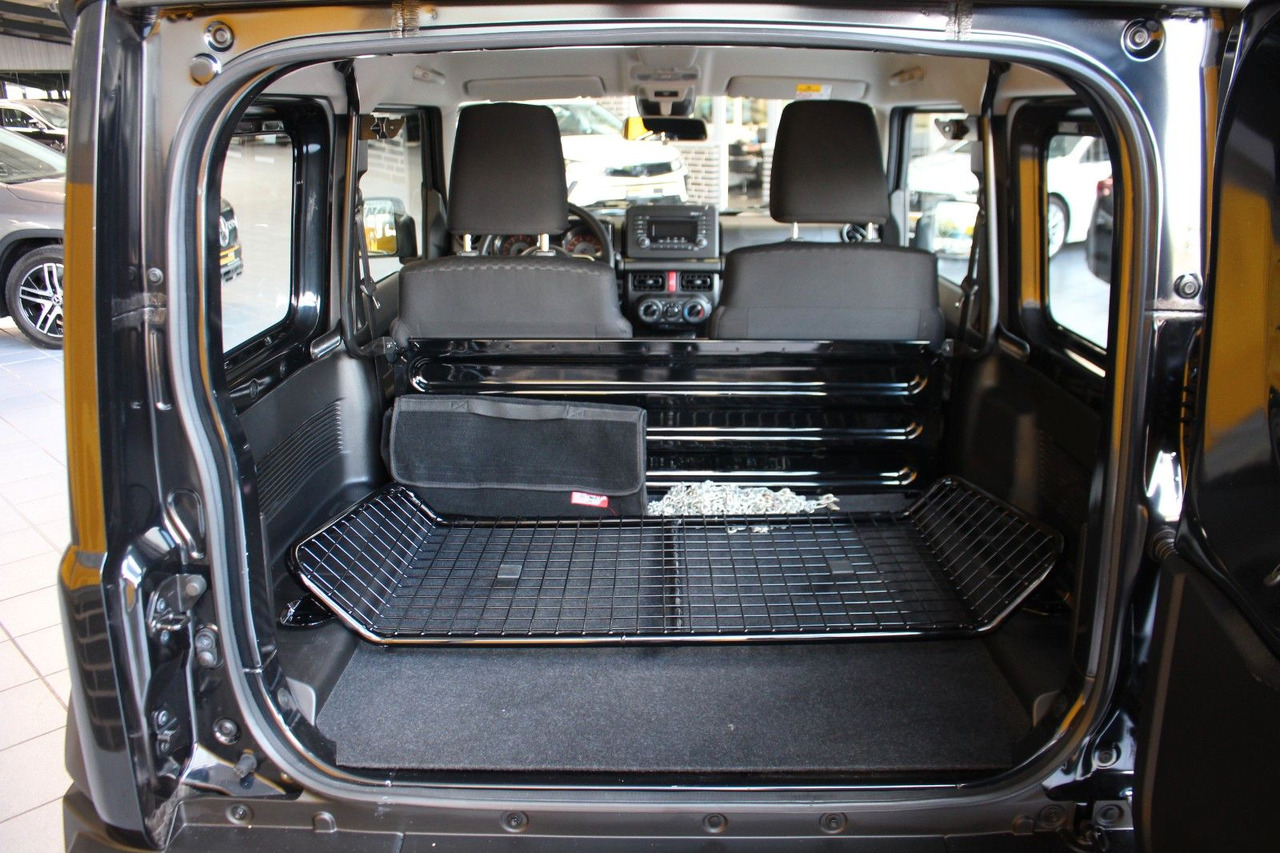 Suzuki Jimny zuschaltbarer Allradantrieb Allgrip - SUV: picture 5 Suzuki Jimny zuschaltbarer Allradantrieb Allgrip - SUV: picture 5