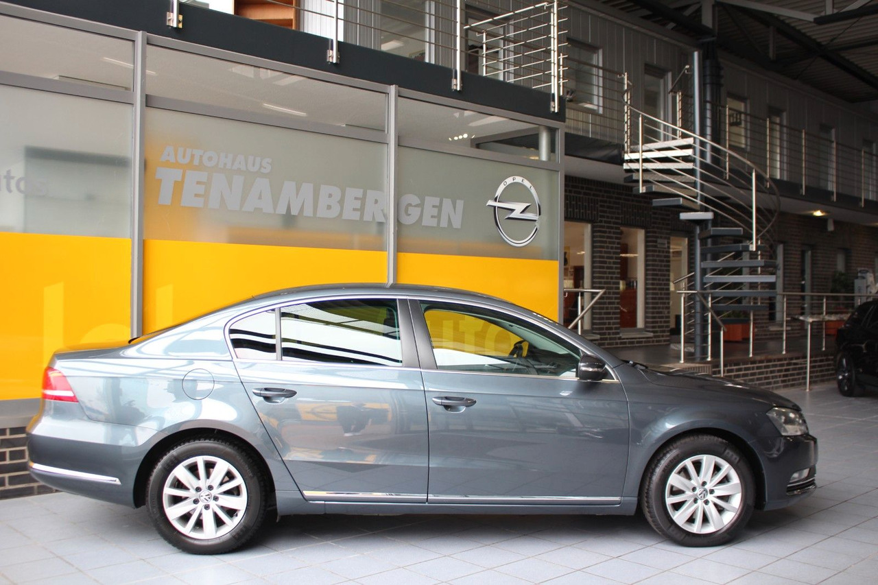 Volkswagen Passat Comfortline BlueMotion Navi PDC - Sedan: picture 3 Volkswagen Passat Comfortline BlueMotion Navi PDC - Sedan: picture 3