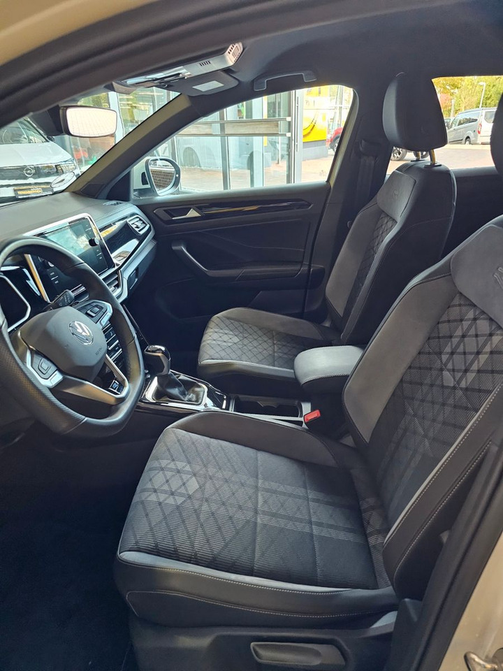 Volkswagen T-Roc R-Line eHeckklappe SHZ LED - SUV: picture 5 Volkswagen T-Roc R-Line eHeckklappe SHZ LED - SUV: picture 5