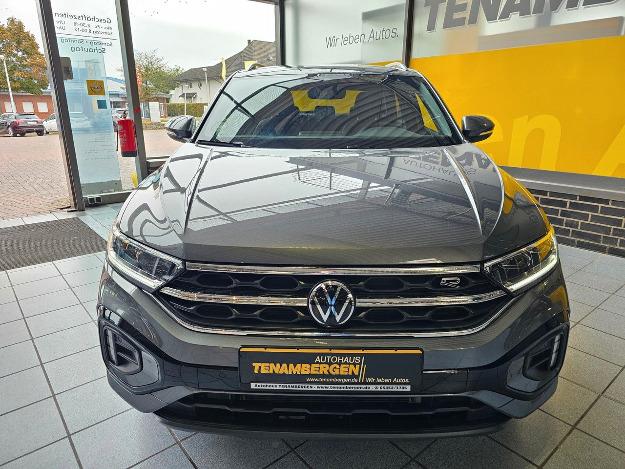 Volkswagen T-Roc R-Line eHeckklappe SHZ LED - SUV: picture 3 Volkswagen T-Roc R-Line eHeckklappe SHZ LED - SUV: picture 3