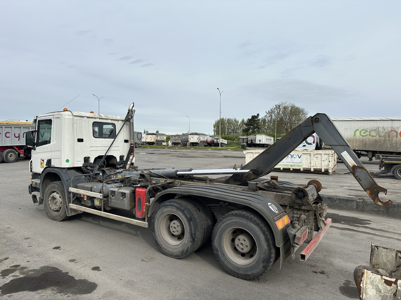 SCANIA P380 - Hook lift truck: picture 2 SCANIA P380 - Hook lift truck: picture 2