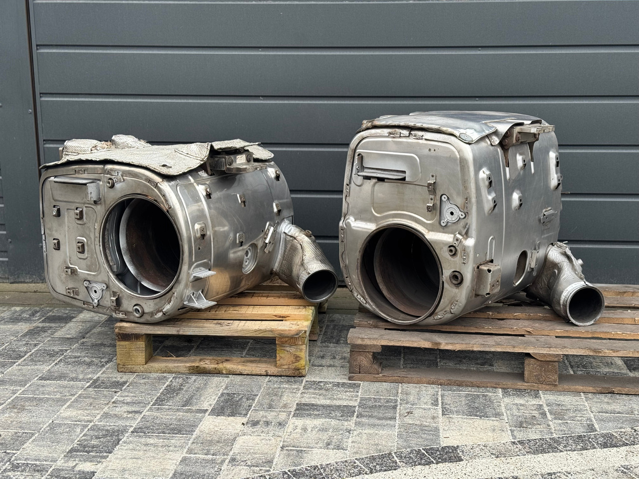 Catalyst DAF XF CF with new SCR DOC Tested, ready to install - Muffler/ Exhaust system for Truck: picture 1 Catalyst DAF XF CF with new SCR DOC Tested, ready to install - Muffler/ Exhaust system for Truck: picture 1