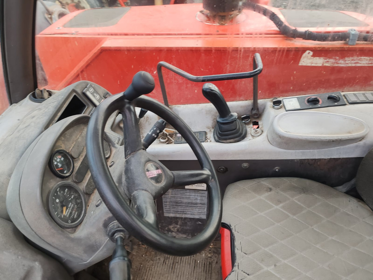 Telescopic wheel loader Manitou MHT 950 LT: picture 7