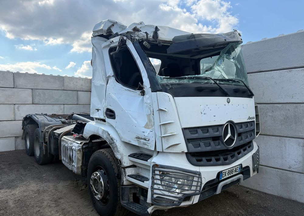 Mercedes-Benz Arocs 2640 - Hook lift truck: picture 2 Mercedes-Benz Arocs 2640 - Hook lift truck: picture 2
