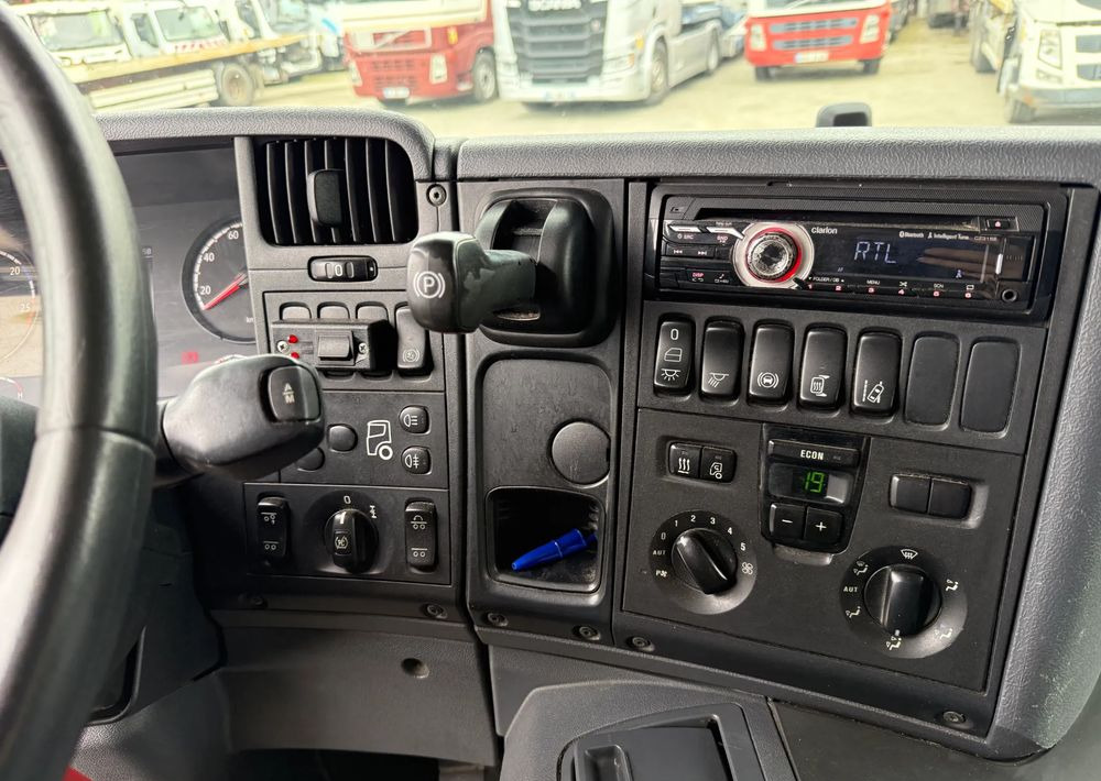 Refrigerator truck Scania P320: picture 10