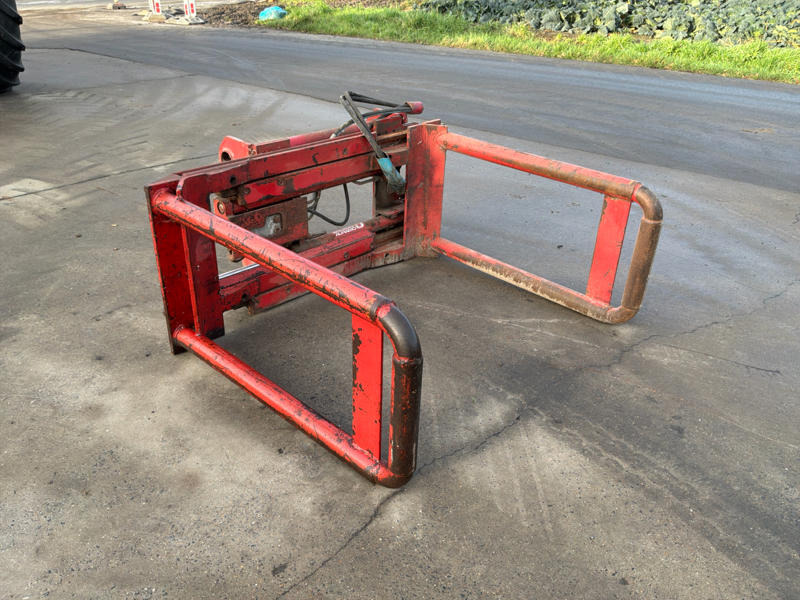 BOLZONI AURAMO KB N9A - Front loader for tractor: picture 3 BOLZONI AURAMO KB N9A - Front loader for tractor: picture 3