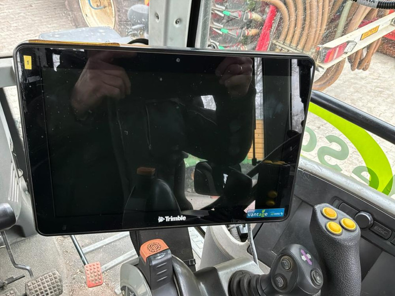 Claas Arion 640 - Tracked tractor: picture 5 Claas Arion 640 - Tracked tractor: picture 5