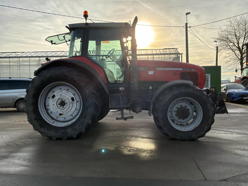 Massey Ferguson MF8240/4XTRA - Construction machinery: picture 4 Massey Ferguson MF8240/4XTRA - Construction machinery: picture 4