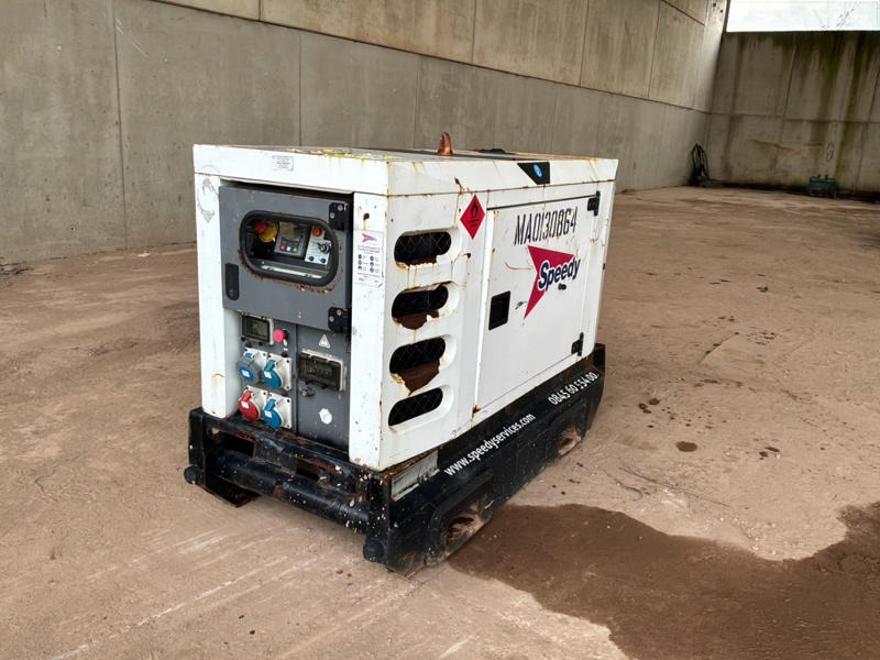 SDMO R22 C3 - Generator set: picture 1 SDMO R22 C3 - Generator set: picture 1