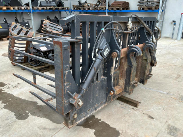 SID - Front loader for tractor: picture 5 SID - Front loader for tractor: picture 5