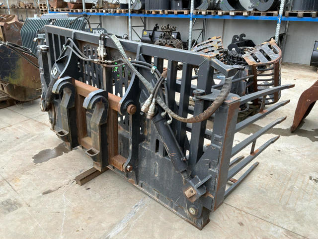 SID - Front loader for tractor: picture 3 SID - Front loader for tractor: picture 3