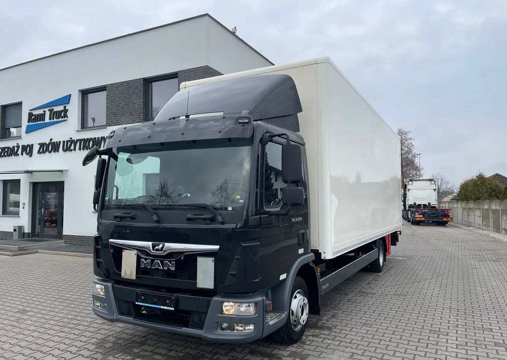 MAN TGL 12.250, KONTENER 7,3m ( 18 europalet ) - Box truck: picture 2 MAN TGL 12.250, KONTENER 7,3m ( 18 europalet ) - Box truck: picture 2