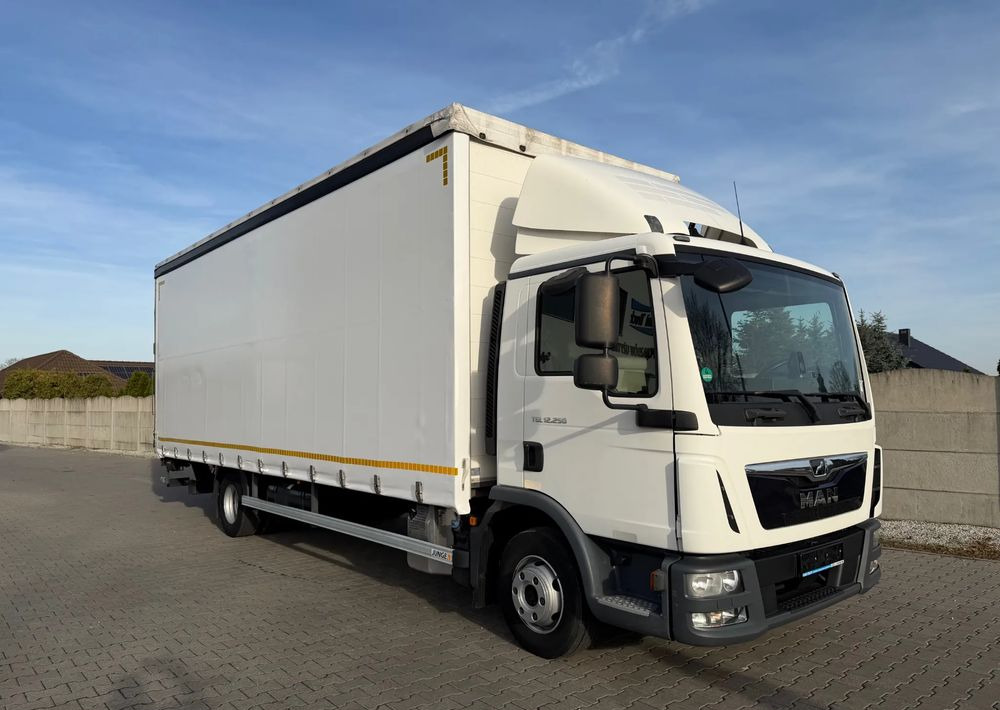 MAN TGL 12.250 - Curtain side truck: picture 4 MAN TGL 12.250 - Curtain side truck: picture 4