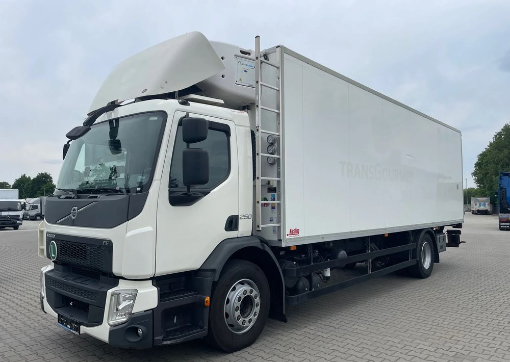 Volvo FE 18.250 Chłodnia! EURO 6! - Refrigerator truck: picture 2 Volvo FE 18.250 Chłodnia! EURO 6! - Refrigerator truck: picture 2