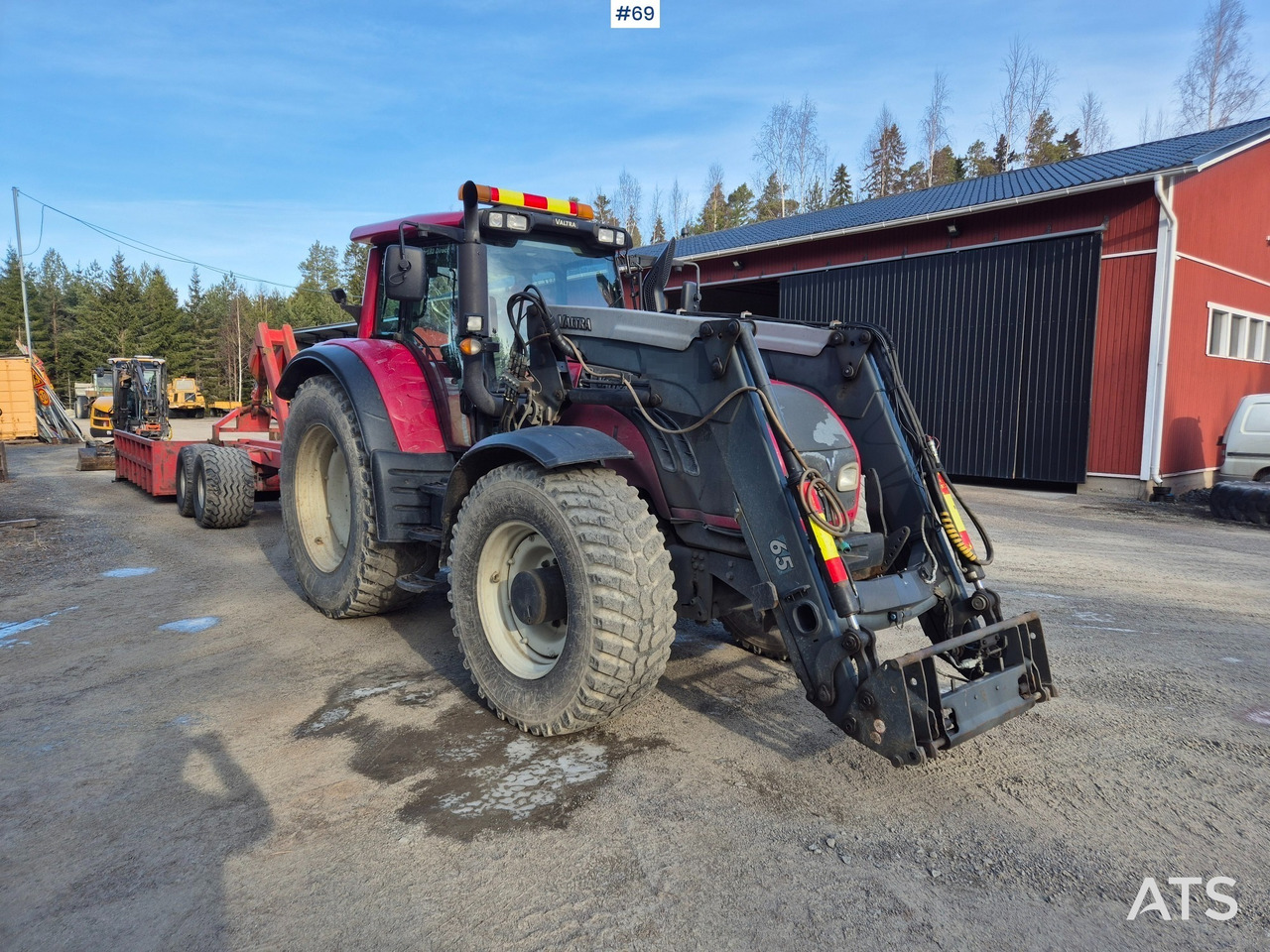 Valtra T182 - Farm tractor: picture 4 Valtra T182 - Farm tractor: picture 4