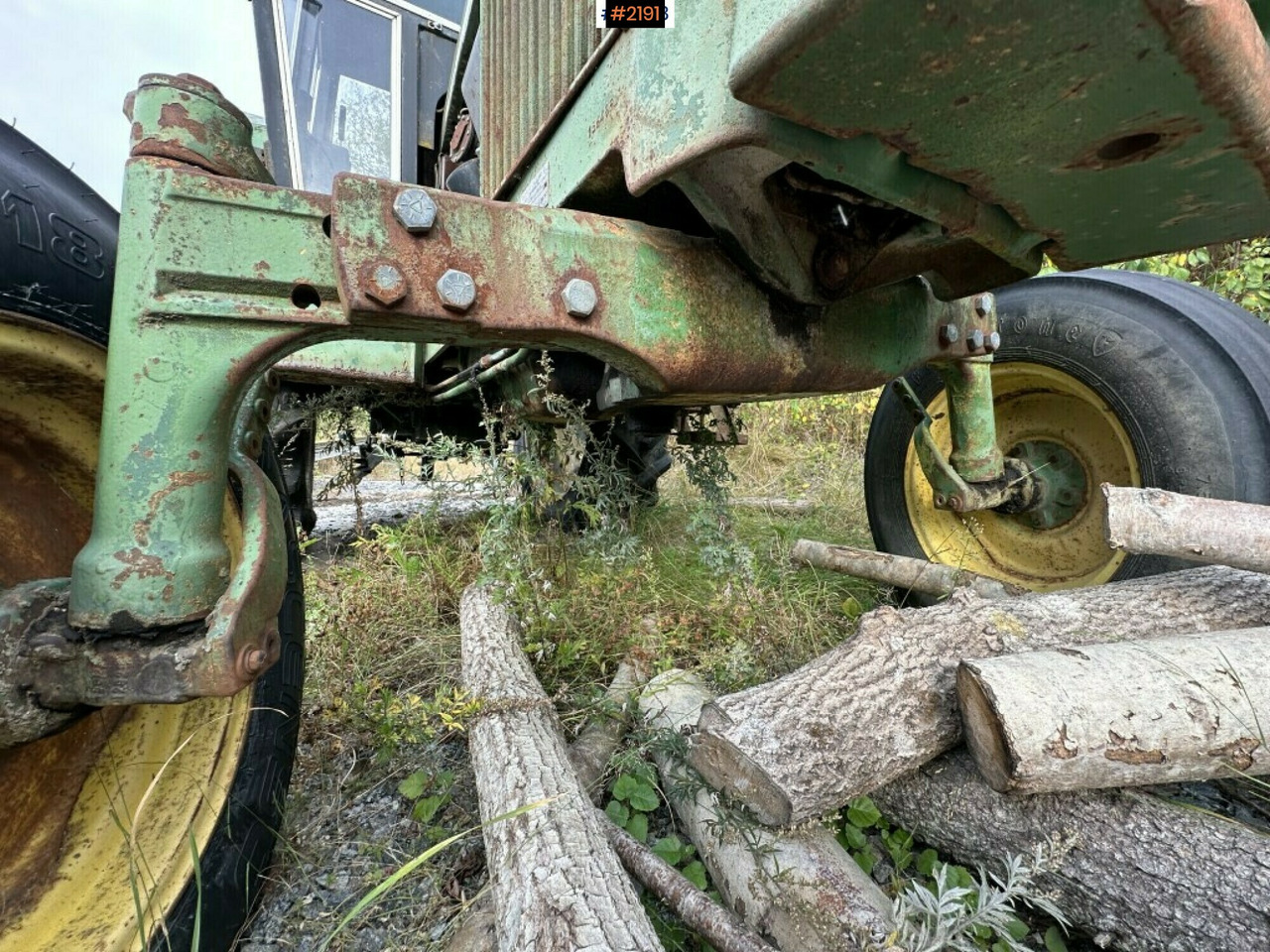 Farm tractor John Deere 2130 Tractor: picture 11