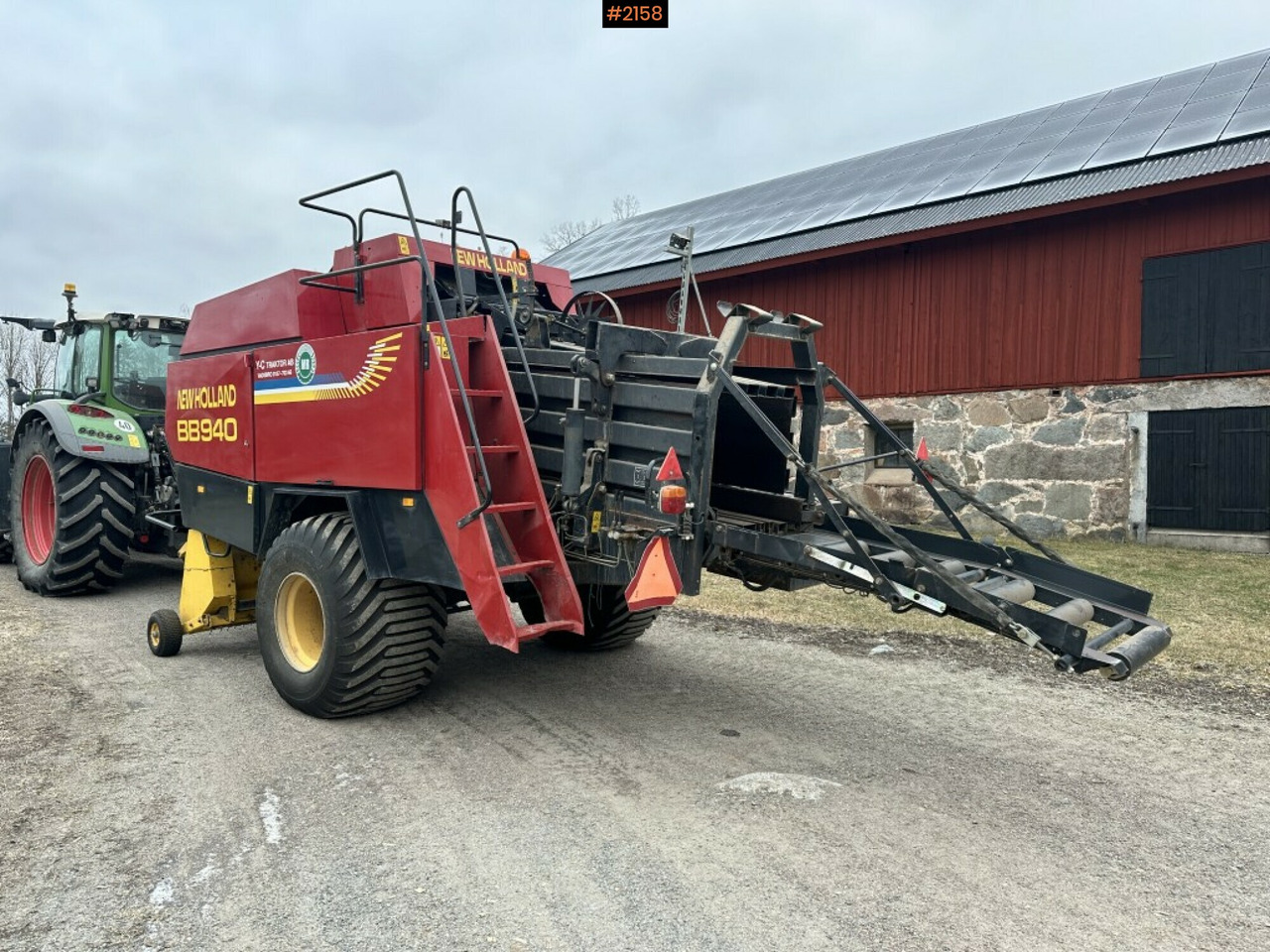 Square baler, New Holland BB940R Cropcutter - Tedding equipment: picture 3 Square baler, New Holland BB940R Cropcutter - Tedding equipment: picture 3