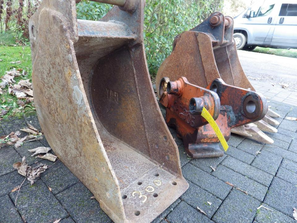 Cat 305 LEH Schnellwechsler + 2 Tieflöffel Cat - Excavator bucket: picture 2 Cat 305 LEH Schnellwechsler + 2 Tieflöffel Cat - Excavator bucket: picture 2