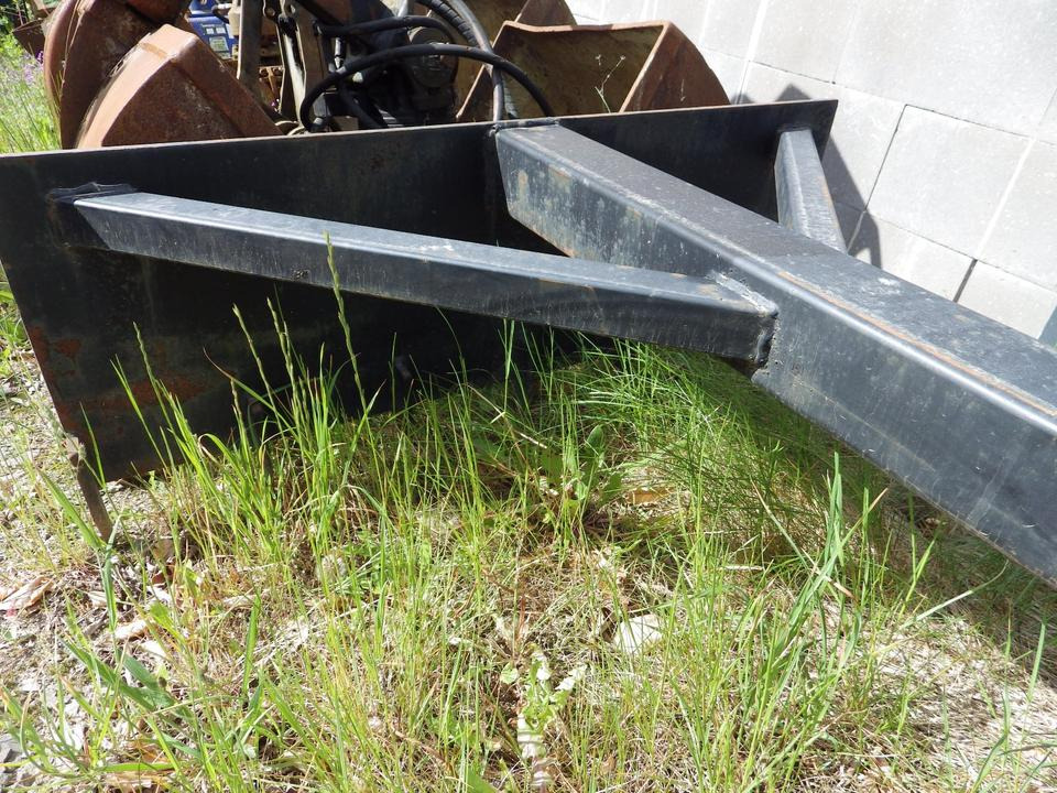 Silokamm  Kornschieber Verlängerung an  Volvo L30 / Cat 906 908 - Silage equipment: picture 3 Silokamm  Kornschieber Verlängerung an  Volvo L30 / Cat 906 908 - Silage equipment: picture 3