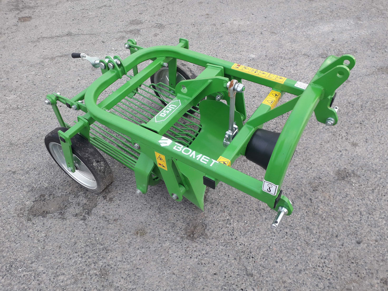 BOMET Arracheuse à Pommes de Terre 1 rang URSA - Potato harvester: picture 2 BOMET Arracheuse à Pommes de Terre 1 rang URSA - Potato harvester: picture 2
