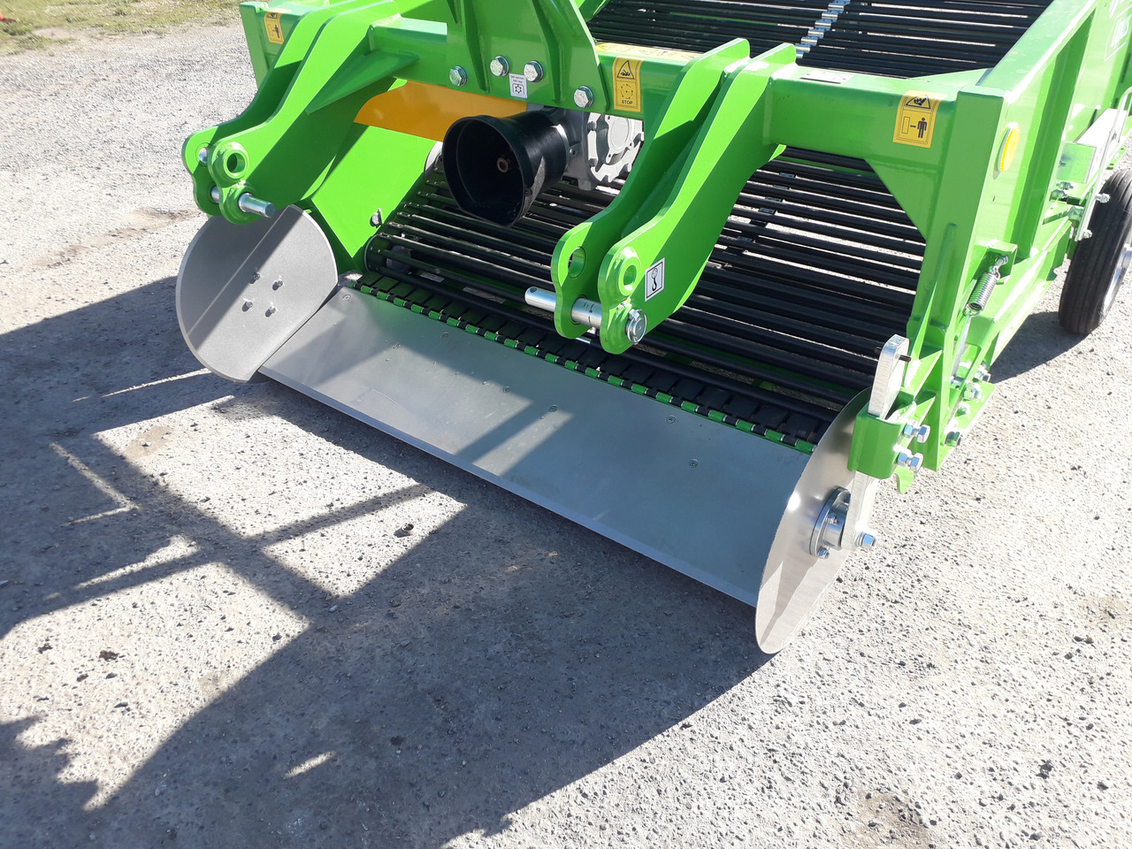 BOMET Arracheuse à Pommes de Terre 2 rangs UPUS - Potato harvester: picture 2 BOMET Arracheuse à Pommes de Terre 2 rangs UPUS - Potato harvester: picture 2