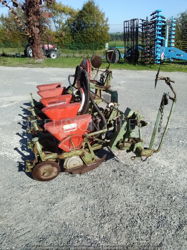 NODET SEMOIR MONOGRAINE PN II - Precision sowing machine: picture 3 NODET SEMOIR MONOGRAINE PN II - Precision sowing machine: picture 3